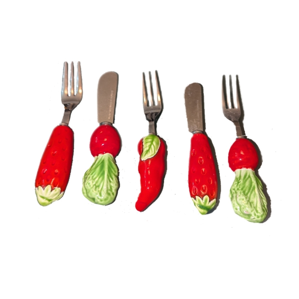5 Forks and Spreader Knives